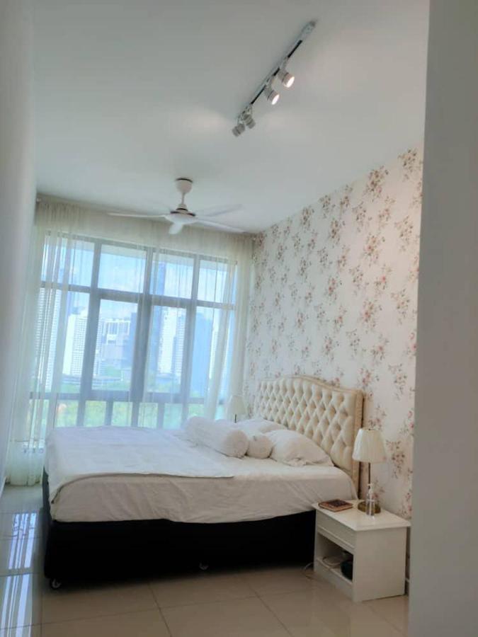 Klcc Legasi Direct View With A Superking Bed At A 3-Bedroom Premium Unit كوالالمبور المظهر الخارجي الصورة
